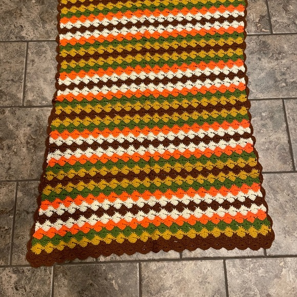 Vintage Crochet Afghan - Picture 2 of 3